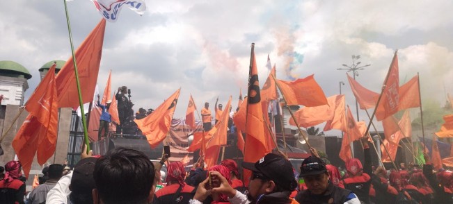 Demo buruh di DPR hari ini Kamis, 28 Agustus 2025. [FTNews.co.id/Selvianus Kopong Basar]